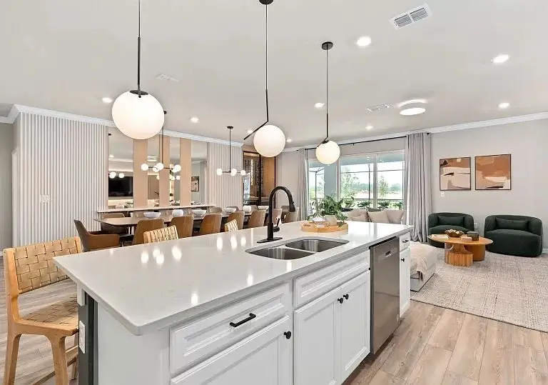 Cozinha com ilha da casa Clearwater Grande