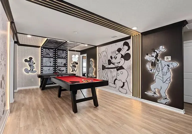 Sala de jogos com tema Disney